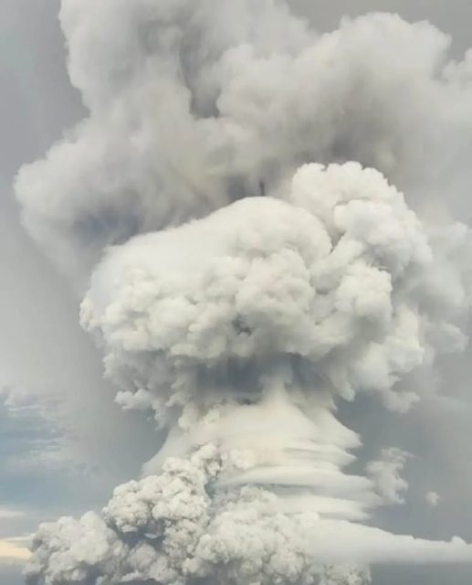剛剛! 夏威夷火山瘋狂噴發 熔岩還在蔓延 十幾場地震連轟! 血色天空如末日 居民恐慌撤離！