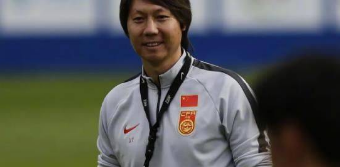世界杯如火如荼 前国足主教练李铁涉嫌严重违法遭调查！