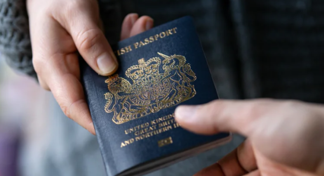 來美旅遊護照無端被銷毀！酒店職員失職撕碎文件 42名中學生滯留紐約 家長嚇壞
