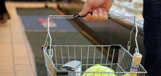 恐怖！美超市员工将【缝衣针】插到包装蔬菜、蛋糕中 紧急召回