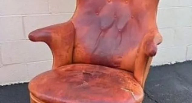 小哥50美元淘來舊椅子，竟是大師之作，賣出10萬美金高價