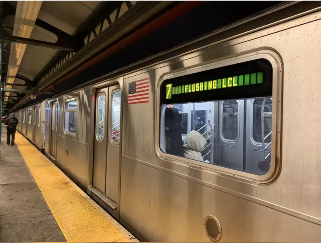 真值钱~啊！纽约地铁终于装上安全门，3站居然花了亿！