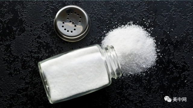 研究：高血壓患者每天少吃一勺鹽 效果堪比降壓藥