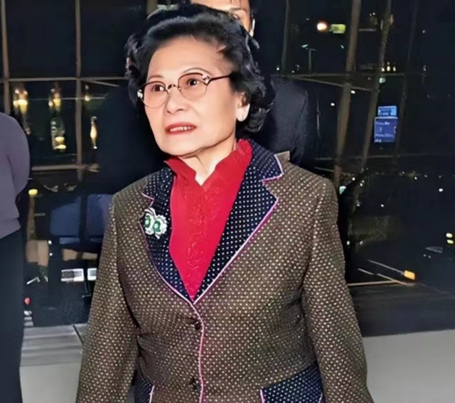 中國女首富換人! 720億! 這個94歲老太太擠上榜 背後的宮斗往事精彩