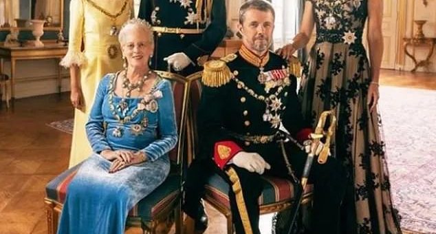 丹麥女王突然宣布退位，把王位讓給等待52年的王儲，網友：是要平息王儲出軌醜聞？！