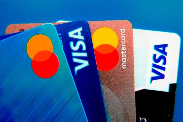 拜登政府敲定新规 将信用卡滞纳金限制在8元