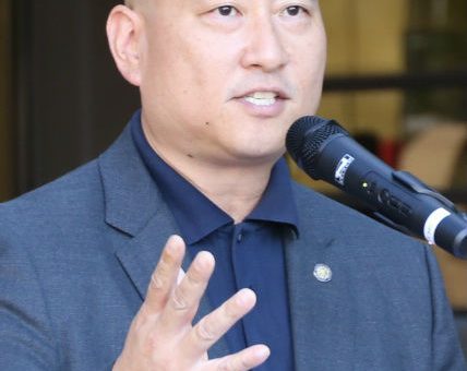 控不控枪官员、警方说法不一