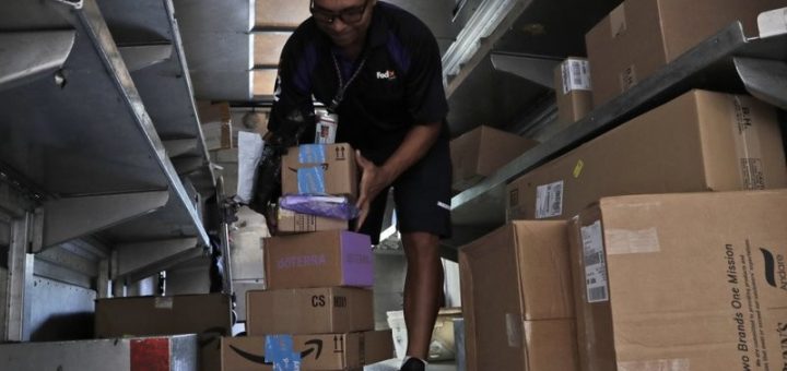 闹哪出?正值网购物流高峰期,Amazon却禁用Fedex