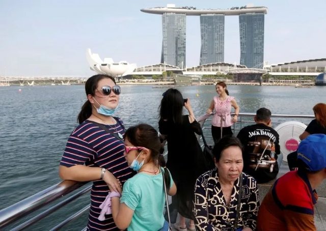 太慘了! 封城前逃離武漢 中國夫婦海外被控罪 剛確診新冠又要坐牢了...