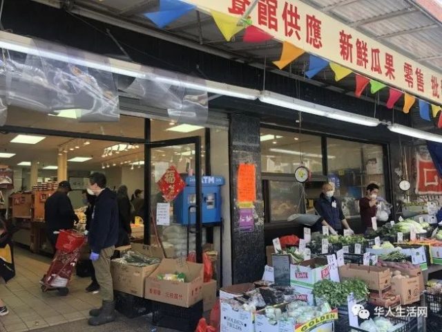 拒戴口罩 猛闖華人超市不讓進，非裔：告你歧視，店家：奉陪到底