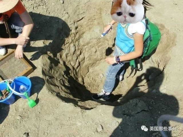 去公園打卡順手撿了顆9克拉的大鑽石…這運氣簡直了！