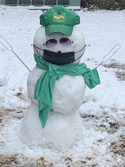 达村下雪啦！达村人冬天在开车出门前 先来学几招儿 保命要紧！