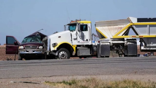 美國邊境爆發慘烈車禍 25人死傷 乘客流血逃生 不會說英語 移民身份不明!