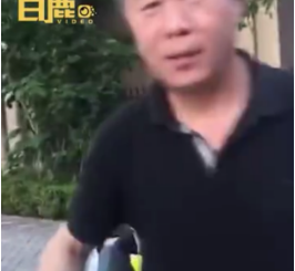 看傻! 華人大款開瑪莎拉蒂 媽媽卻在撿垃圾 這樣的孝順 你怎麼看?