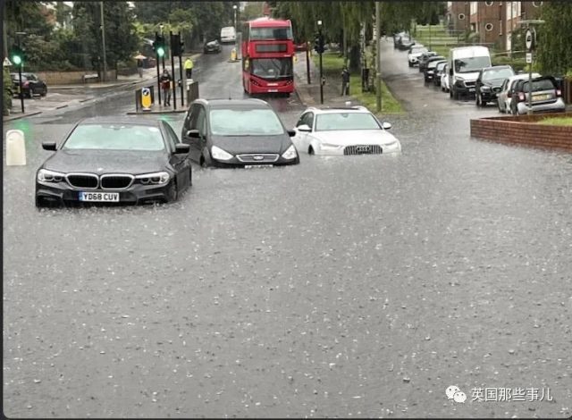 一場暴雨，倫敦下水道直接崩了！地鐵被淹馬桶倒灌，簡直慘！