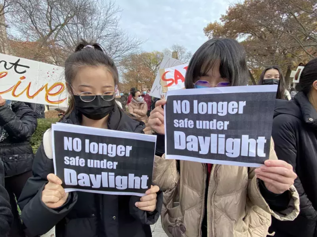 “我们不是来送死的！”芝大学生大游行！因同胞不幸 让我们凝聚在一起！