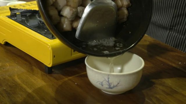 做红烧肉时，直接红烧大错特错！记住这个“要点”，美味直达灵魂！