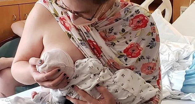 跨性别者服用药物催产母乳喂养妻子生下的宝宝，网友：这？？？