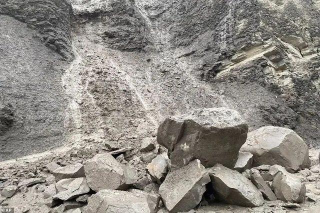 突發！黃石公園緊急關閉，遭遇史無前例的大洪水！房屋被整體沖走