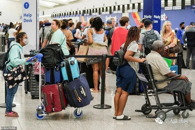 美國慶節旅行創紀錄！超賣機票，達美送,000求旅客下飛機