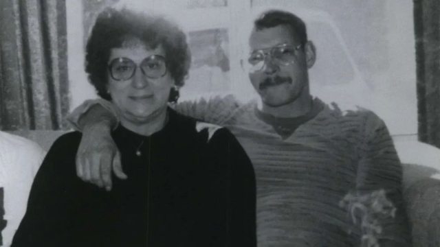 美国连环杀手狱中给女儿寄礼物,还对女儿抱怨:为什么婚礼不邀请我?! 美国连环杀手狱中给女儿寄礼物,还对女儿抱怨:为什么婚礼不邀请我?!