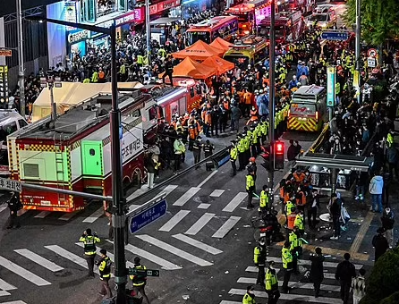 尸横遍野，至少146人死，万圣节首尔街头变人间地狱