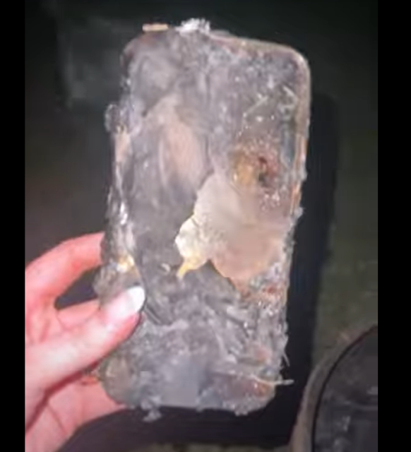 妹子興奮尖叫！iPhone掉進火爐撿起來居然還能開機 沒有爆炸