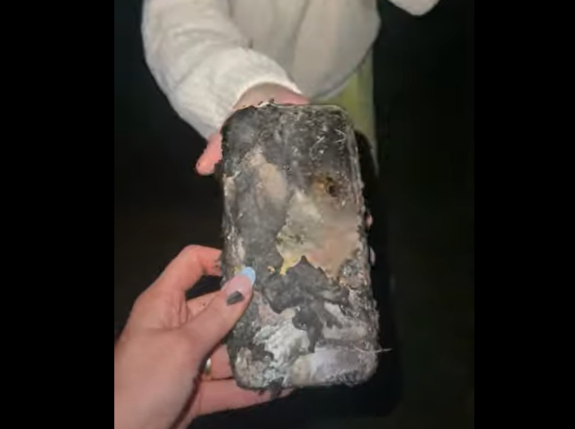 妹子興奮尖叫！iPhone掉進火爐撿起來居然還能開機 沒有爆炸