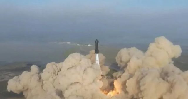 马斯克SpaceX星舰爆炸! 点火发射几分钟后化作巨大火球 场面恐怖