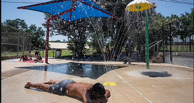 120°F↗各州拉响最高警报！所有人不要出门！