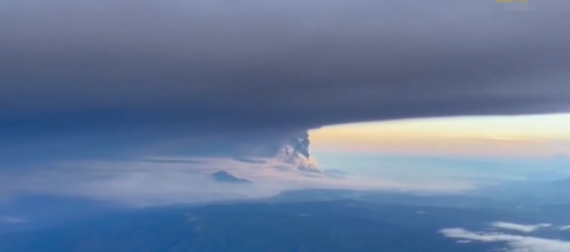 突发! 3座火山喷发! 