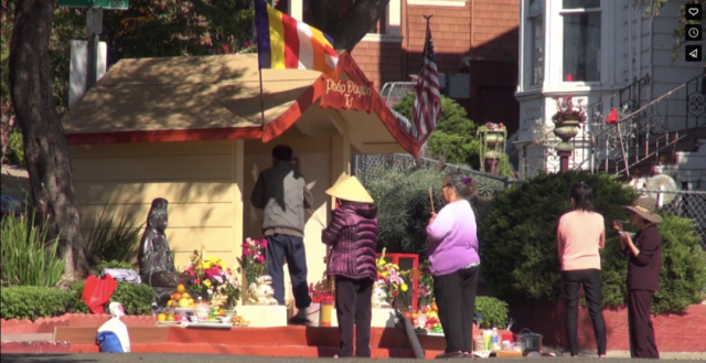 小区犯罪率太高，美国夫妻无奈买了一尊佛像放在街道边，结果奇迹发生了...