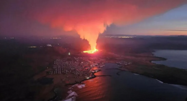 著名景点变鬼城！大地裂开 岩浆迸发 房屋被吞噬 爆发200多次地震