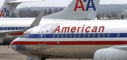 突发! 机场遭枪战袭击 流弹击中飞机 美航宣布立即停飞! 客机没落地就中枪 乘客当场喷血